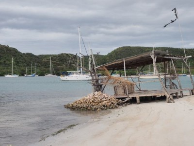 sjappe på stranda ved Hog Island